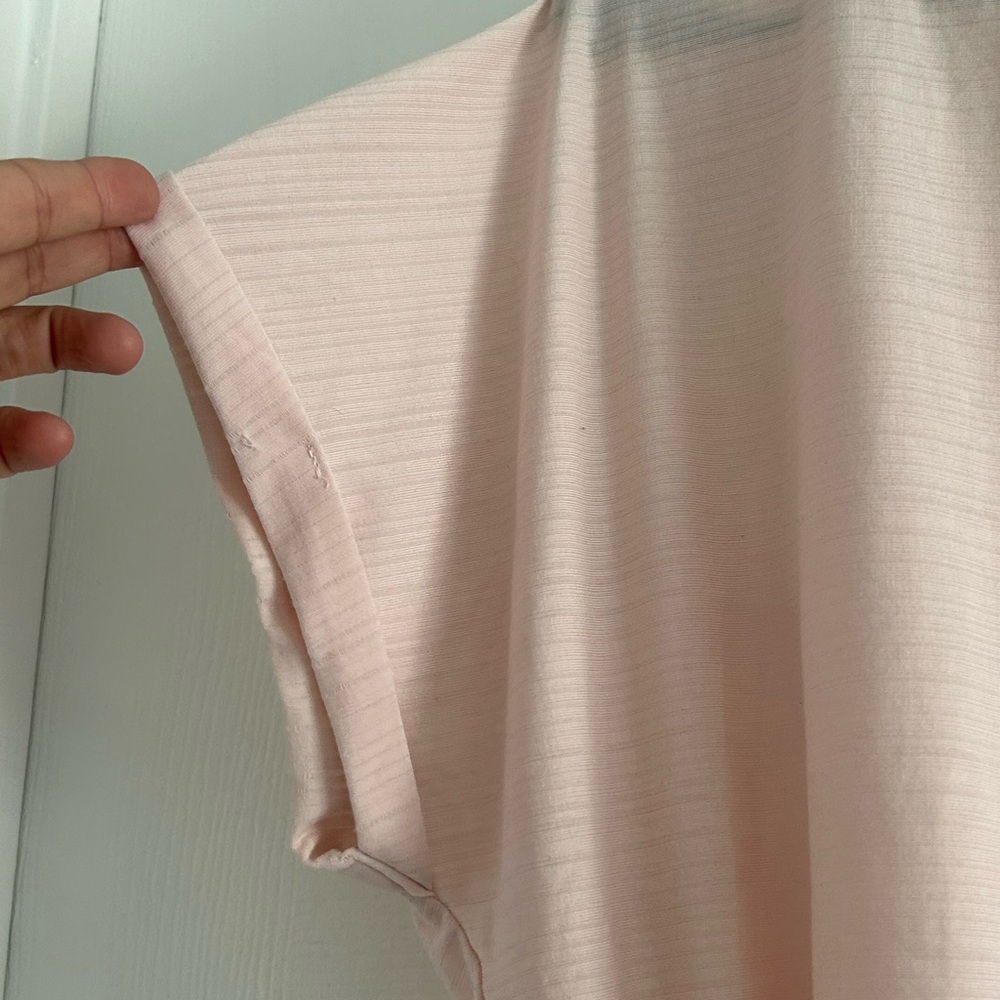 GapFit Breathe Dolman Sleeve Side-Tie T-Shirt in Lilac Cloud Size Large - Picture 5 of 7